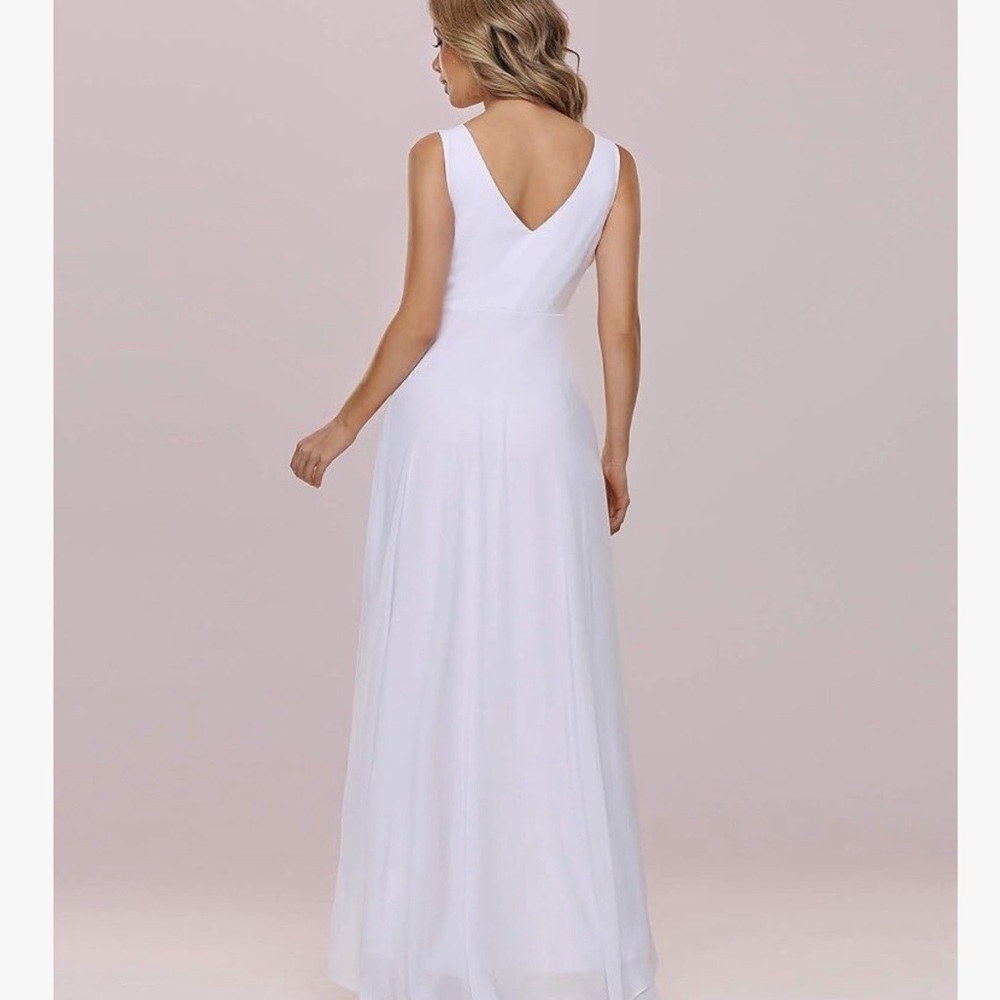 Elegant White Evening Gown - Picture 4 of 8